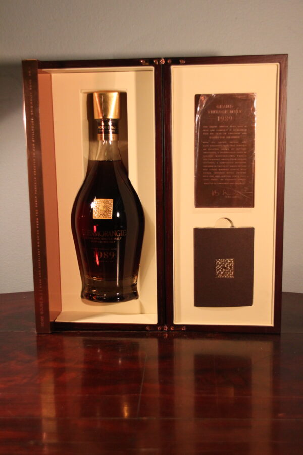 Glenmorangie 27 Years Old Grand Vintage Malt - Bond House No. 1 Collection 1989/2017, 70 cl, 43 % Vol. (Whisky), Schottland, Highlands, Die erste Ausgabe der Sammlung Bond House No. 1
