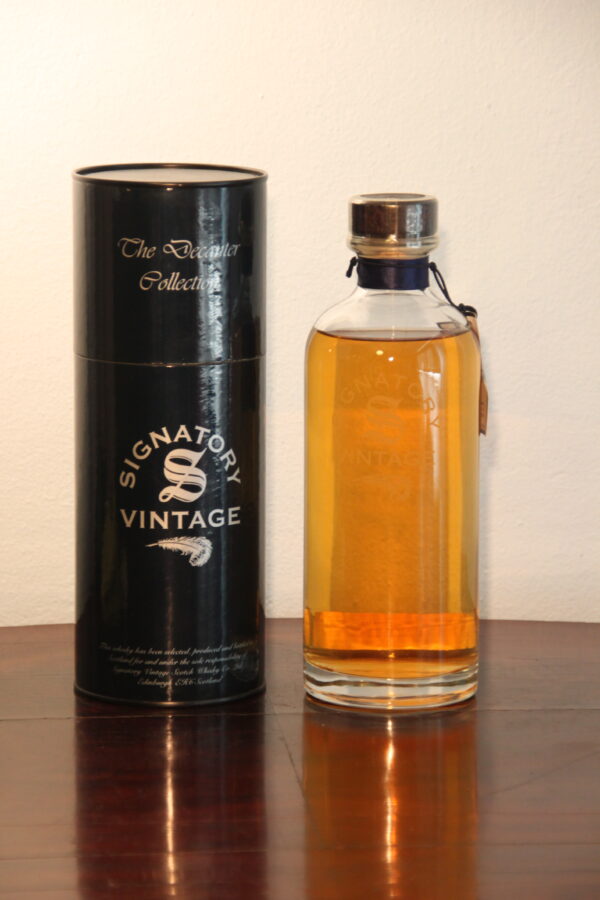 Signatory Vintage, Linkwood 17 Years Old The Decanter Collection 1987 43.0, 70 cl (Whisky), Schottland, Speyside, Destilliert: 1987 Abgefllt: 2004 Fass Nummer: 4142 Anzahl Flaschen: 857