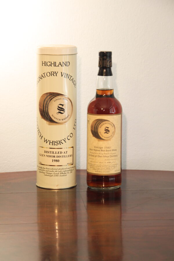 Signatory Vintage, Glen Mhor 21 Years Old Vintage Collection 1980, 70 cl, 43 % Vol. (Whisky), Schottland, Speyside, Destilliert: 1980 Abgefllt: 2001 Deklariertes Alter Fass Nummer: 878 Anzahl Flaschen: 714