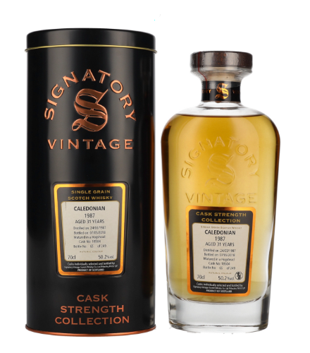 Signatory Vintage, CALEDONIAN 31 Years Old Cask Strength Collection 1987, 70 cl, 50.2 % Vol. (Whisky), Schottland, Lowlands,   Dieser Whisky gehrt zur Cask Strength Collection von Signatory Vintage und reift 31 Jahre lang  im Refill Hogshead. Destilliert: 24. Mrz 1987 Abgefllt: 07. Mai 2018  Fassnummer: 18504 Limitiert auf 249 Flaschen weltweit.       Nase: Frische Frchte, Nsse, Biskuit, Mokka, Kaffee. Geschmack: Frische und fruchtige Noten, Schokolade, Nsse, Kaffee. Abgang: Lang anhaltend.