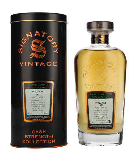 Signatory Vintage, DAILUAINE 23 Years Old Cask Strength Collection 1997, 70 cl, 51 % Vol. (Whisky), Schottland, Speyside,   Dieser Whisky gehrt zur Cask Strength Collection von Signatory Vintage und reift 23 Jahre lang im Refill Hogshead. Destilliert: 21. Mai 1997 Abgefllt: 22. April 2021 Fassnummer: 7213+7222 Limitiert auf 274 Flaschen weltweit.          Farbe: Helles Gold. Nase: Frische Frchte, Schokolade, Mokka. Geschmack: Frische und fruchtige Noten, Nsse, Biskuit. Abgang: Lang anhaltend.