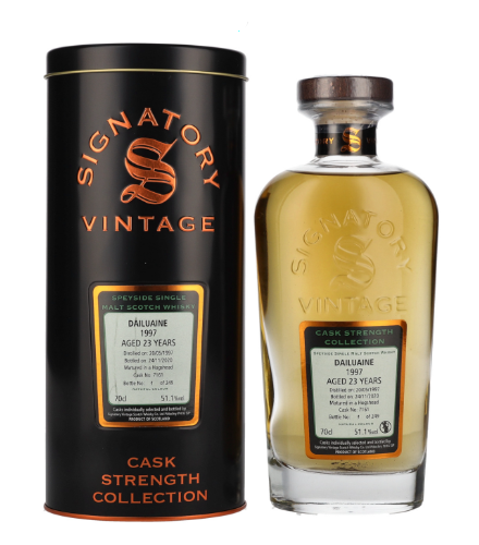 Signatory Vintage, DAILUAINE 23 Years Old Cask Strength Collection 1997, 70 cl, 51.1 % Vol. (Whisky), Schottland, Speyside,   Dieser Whisky gehrt zur Cask Strength Collection von Signatory Vintage und reift 23 Jahre lang im Refill Hogshead. Destilliert: 20. Mai 1997 Abgefllt: 24. November 2020 Fassnummer: 7161 Limitiert auf 249 Flaschen weltweit.          Farbe: Helles Gold. Nase: Frische Frchte, Schokolade, Mokka. Geschmack: Frische und fruchtige Noten, Nsse, Biskuit. Abgang: Lang anhaltend.