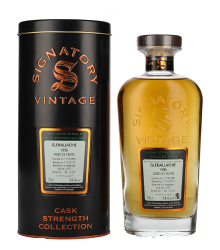 Signatory Vintage, GLENALLACHIE 23 Years Old Cask Strength Collection 1996, 70 cl, 54.6 % Vol. (Whisky), Schottland, Speyside, Dieser Whisky gehrt zur Cask Strength Collection von Signatory Vintage und reift 23 Jahre lang im Refill Hogshead. Destilliert: 17. Oktober 1996 Abgefllt: 11. Dezember 2019 Fassnummer: 5252 Limitiert auf 201 Flaschen weltweit.          Farbe: Bernstein. Nase: Noten von Pflaumen, Feigen, Kirschen, dunkler Schokolade, Tabak, Zimt, Eichenholz. Geschmack: Intensiv, Trockenobst, Blaubeeren, Pflaumen, Leder, Tabak, Walnsse, Kaffee. Abgang: Lang anhaltend, wrzig sss, leicht trocken, dunkle Frchte
